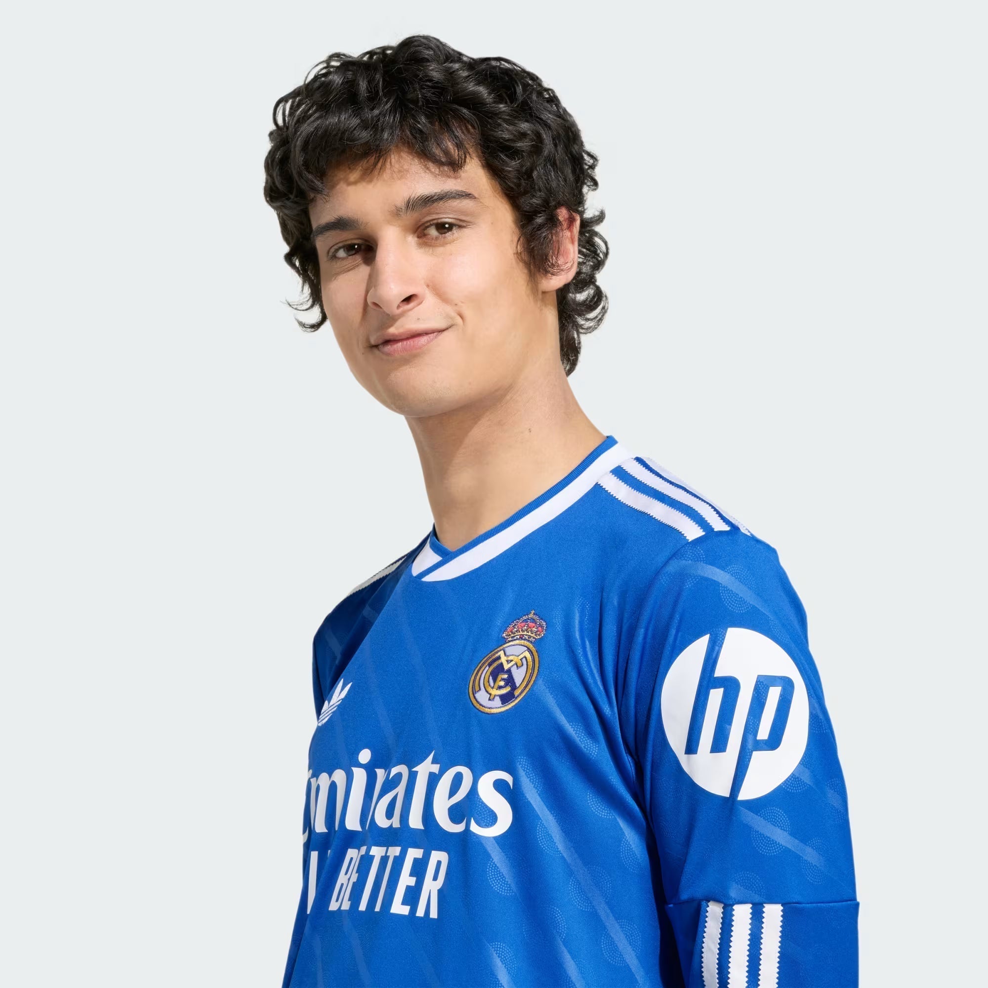 Camiseta de manga larga de la tercera equipación del Real Madrid 2025/26