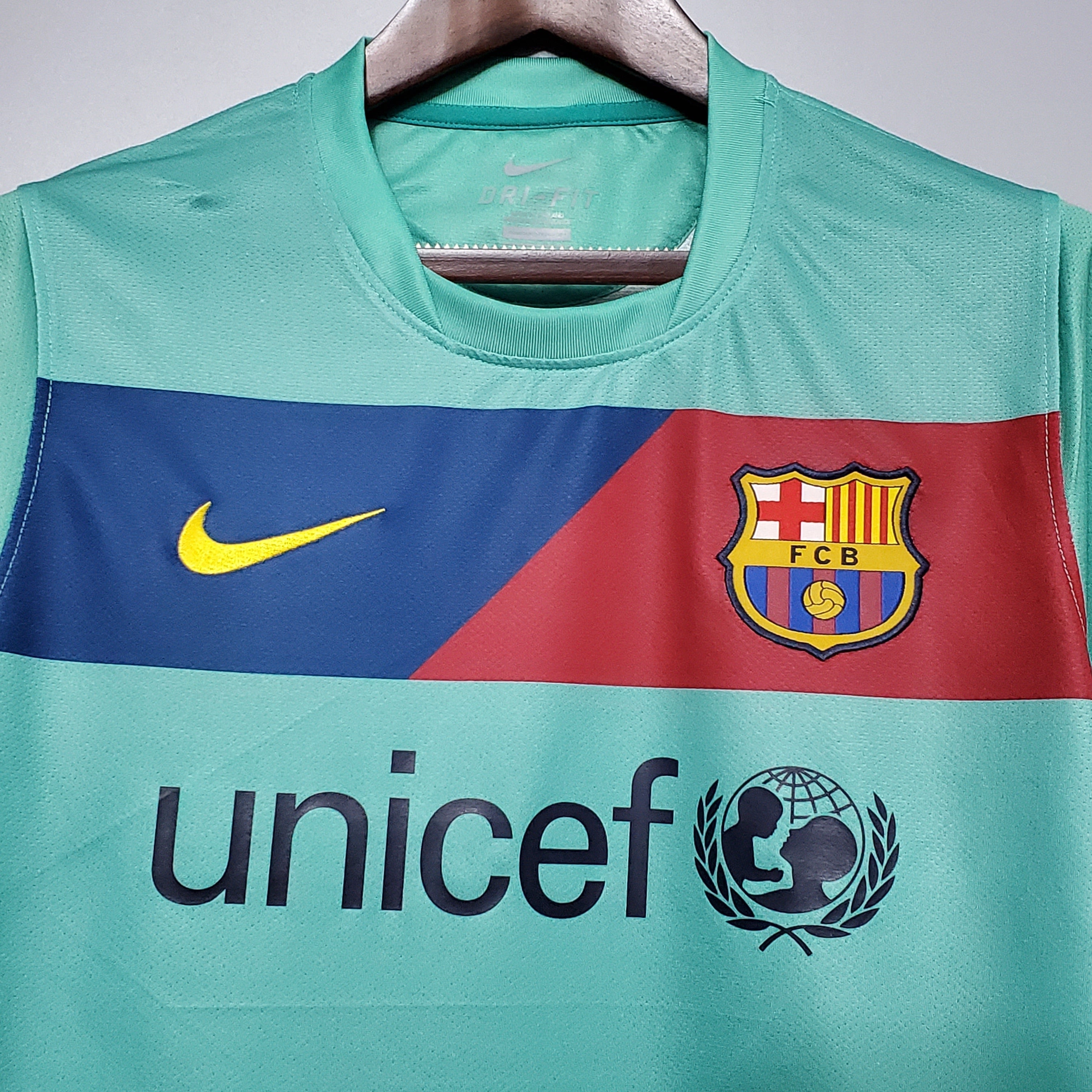 Barcelona 2010-2011 Away Retro Jersey