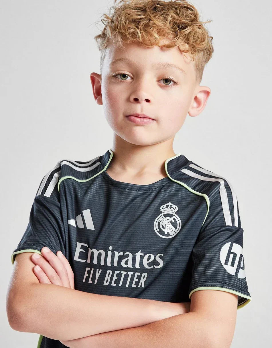 Camiseta de visitante del Real Madrid 2025/26 para niños