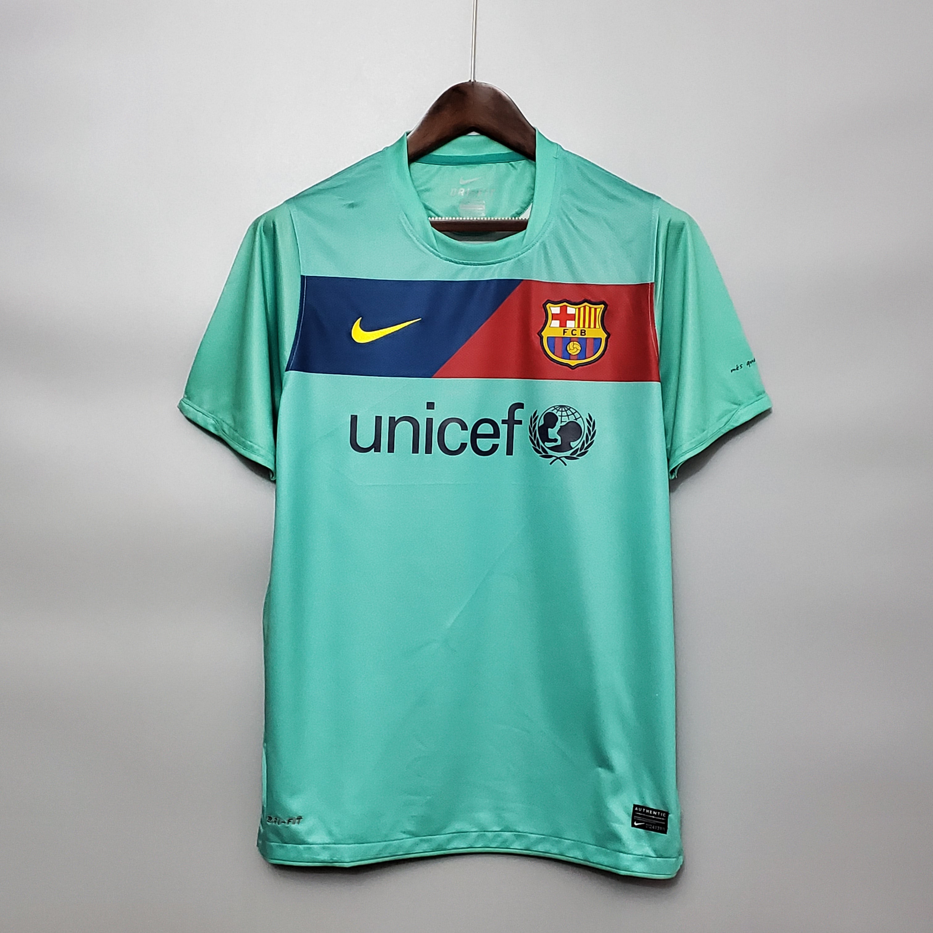 Barcelona 2010-2011 Away Retro Jersey
