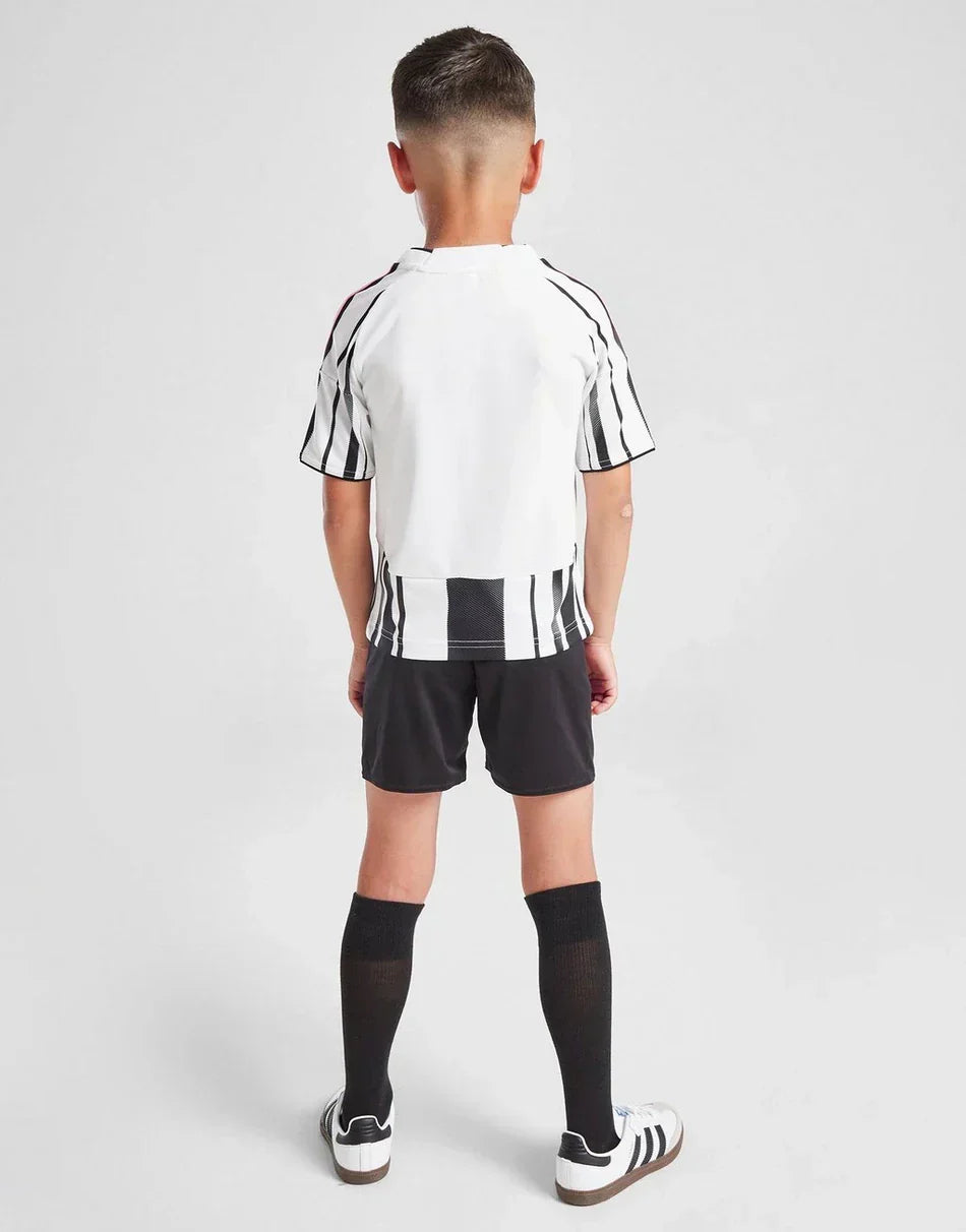 Juventus 2025/26 Home Kids Jersey