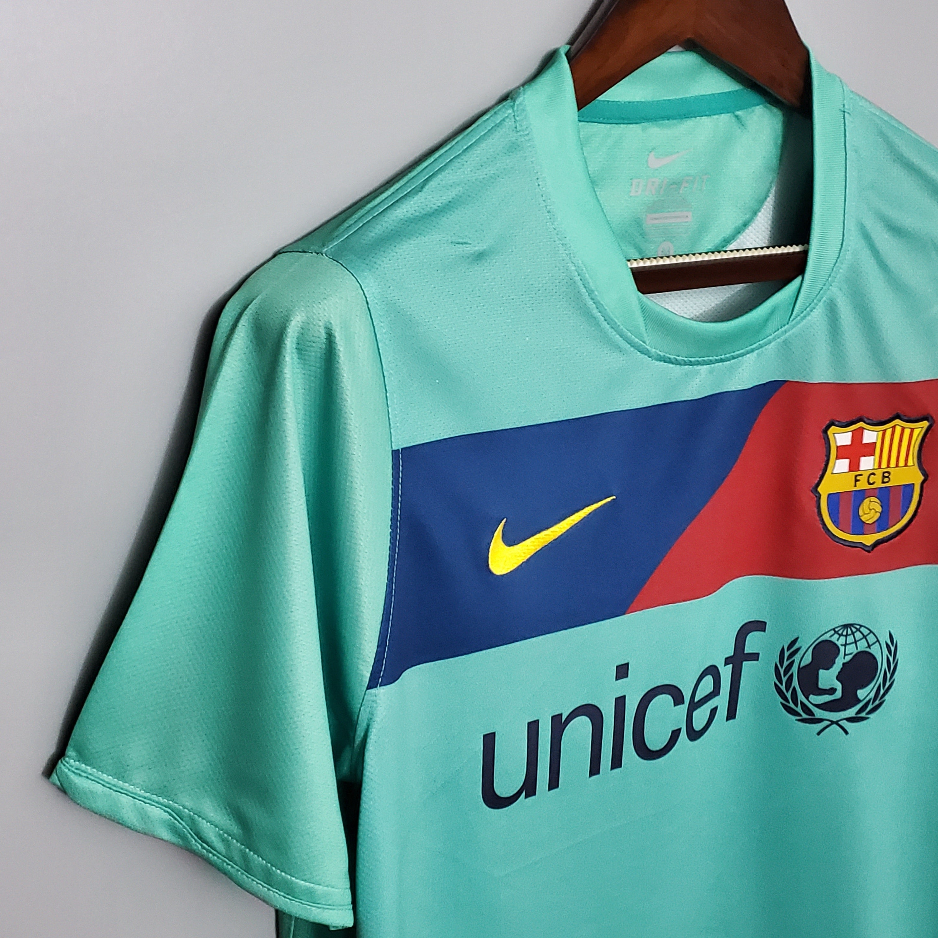 Barcelona 2010-2011 Away Retro Jersey